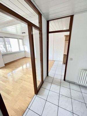 Von Flur zu Eingang Wohnen und