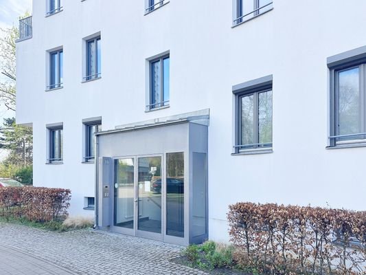 Eingang ins Gebäude