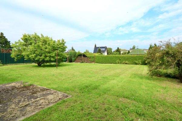 Der große und idyllische Garten