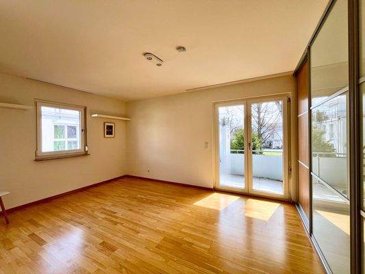 Schlafzimmer mit Balkon