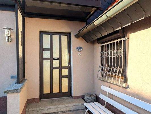 vorderer Hauseingang