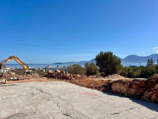 Kreta, Ammoudara: Geräumige, zweistöckige Villa mit Aussicht und Swimmingpool zu verkaufen