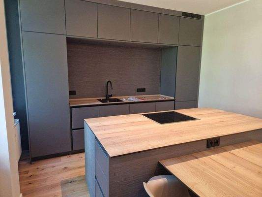 Hochwertige Einbauküche inkl. Geräte
