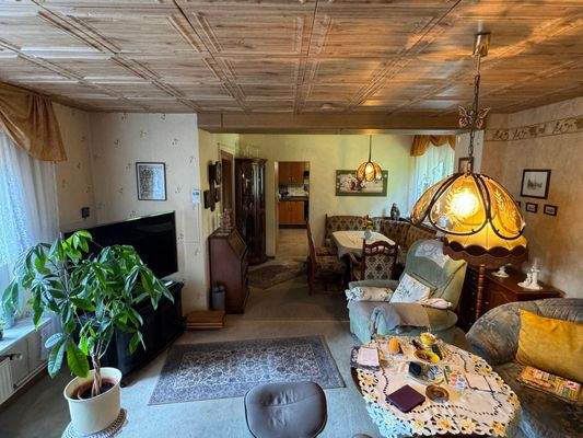 Wohnzimmer Blick Essbereich+Küche.JPG