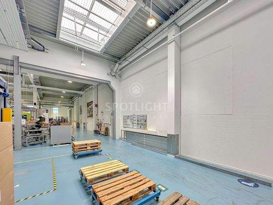 Produktion und Logistikfläche