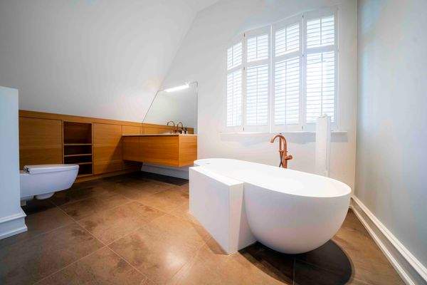 Freiliegende Badewanne