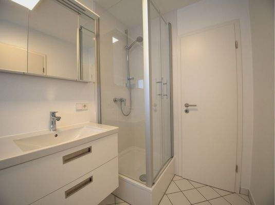 Bad mit Tür ins Gäste-WC