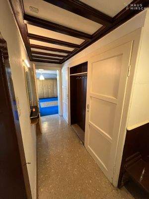 Flur Aufgang Dachboden