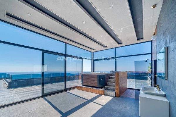 Manor House with Private Pool Near Beach in Kargicak Alanya