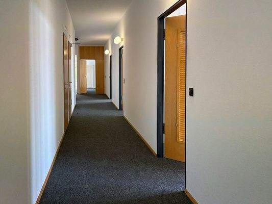 Flur 1. OG