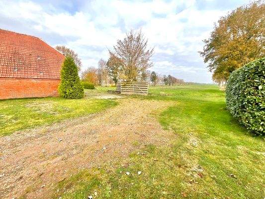 13224 Blick auf unverbautes Land