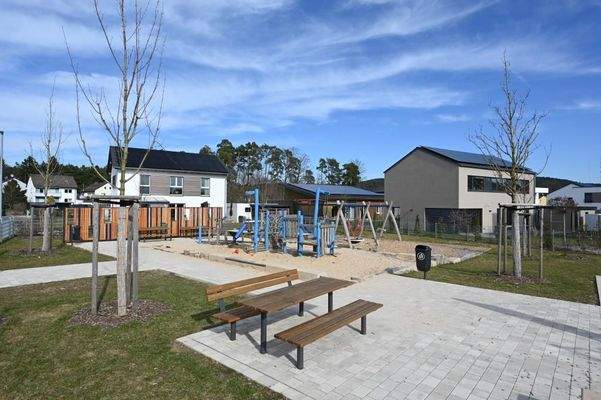 Schöner Spielplatz in der Nähe