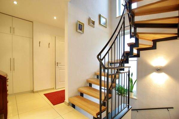 Garderobe mit Treppenhaus