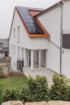 Terrasse und Gartenanteil II