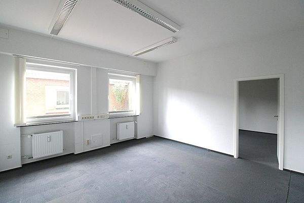 Möglicher Konferenzraum  oder Warteraum und Behandlungszimmer