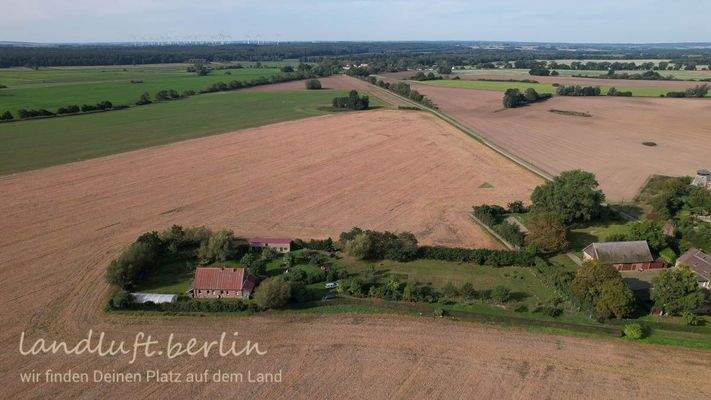 Das Grundstück nach Westen.jpg