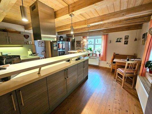 Küche mit Essbereich