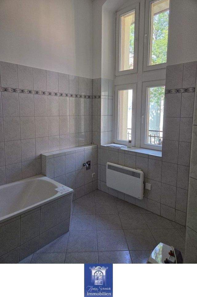 Einziehen & wohlfühlen! Stilvolle Wohnung mit zwei Balkonen! - Photo 3