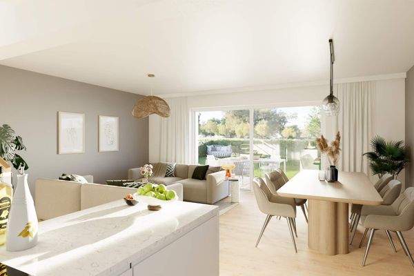 Lichtdurchflutete Wohnbereiche dank bodentiefer Fe