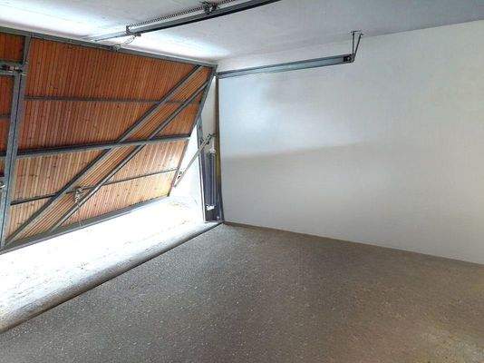 Riesige Garage