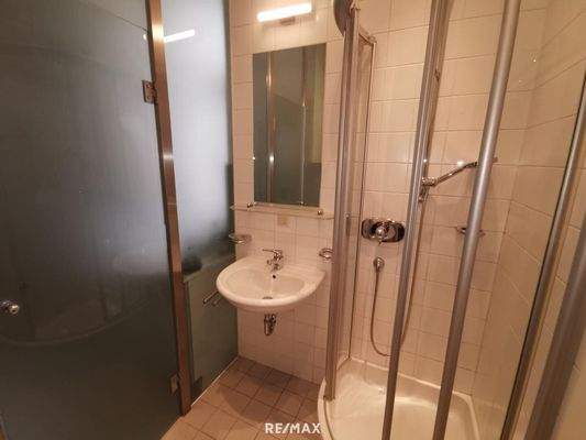 Badezimmer Ansicht 1