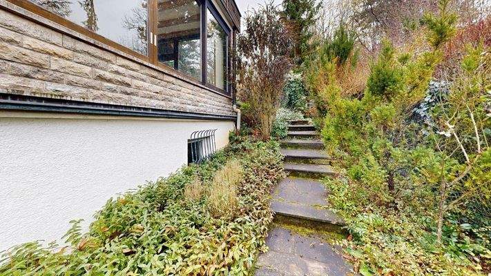 HG-Str-30-Staircase-Defurnished