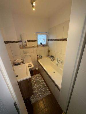 Badezimmer 2 mit Badewanne