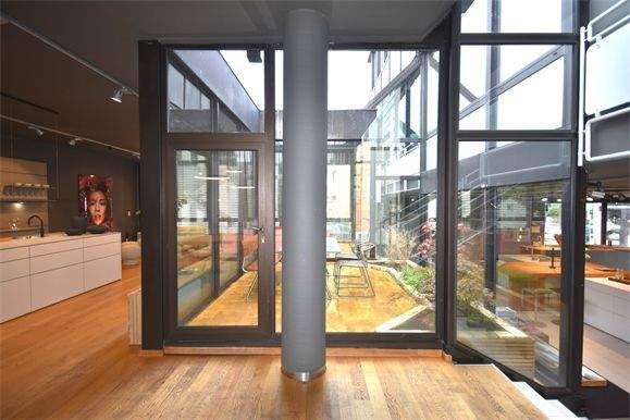 Llichterfüllter Atriumbereich