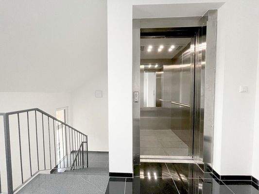 Barrierefrei zur Wohnung mit dem Lift
