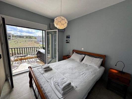 Kreta, Panormos: Apartment im ersten Stock in einer Wohnanlage zu verkaufen