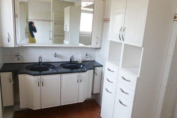 Badezimmer (vor Einzug des Mieters)