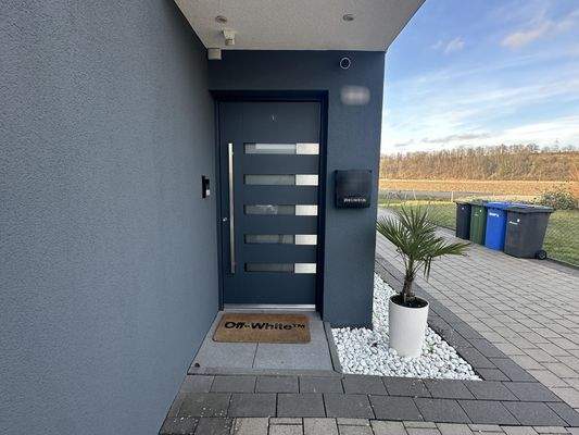 Eingangsbereich (Haus links)