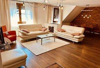 Wohnzimmer mit Speiseraum