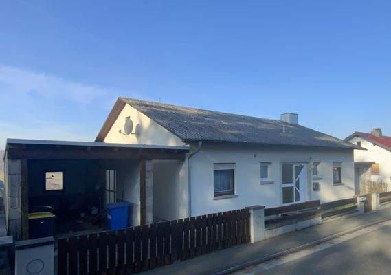 Mit 2. Garage/Carport