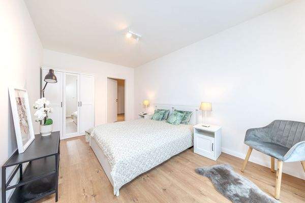 Schlafzimmer Bild 01