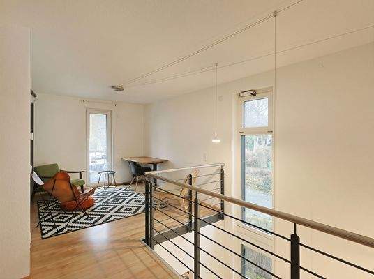 Offenes Galeriezimmer zur Nutzung als Home Office