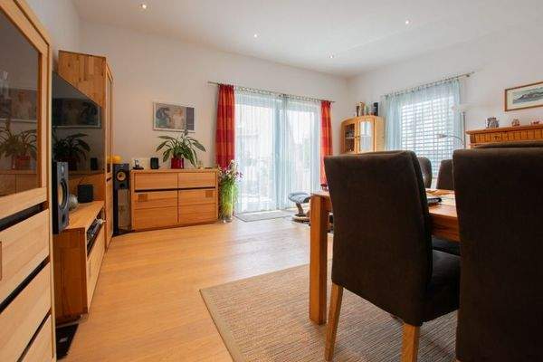 großzügiges Wohn- und Esszimmer