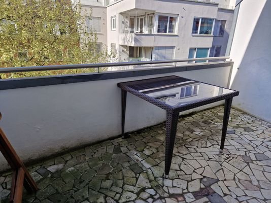 WE 02, Balkon