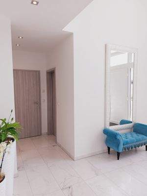 Flor zum EG-GWC u. Garderobenzimmer, Heizungsraum 