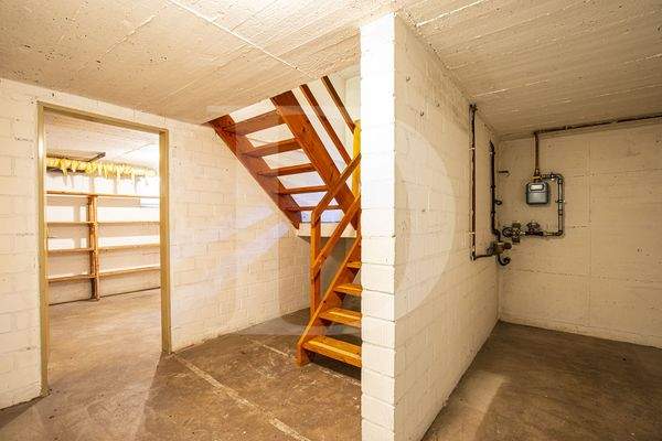 Treppenhaus Keller, Zugang Vorratsraum 2