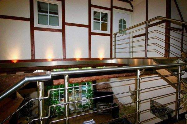 spektakulär - Blick zu dem Büro/Gästehaus im Haus