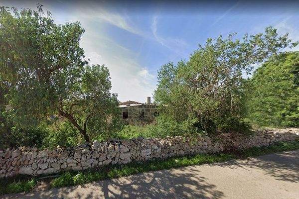 Grundstück für Stadthaus mit Pool in Es Llombards