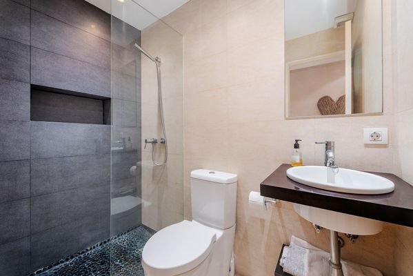 Bathroom (2)