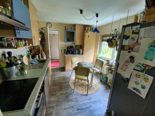 Küche mit Einbauküche Erdgeschoss