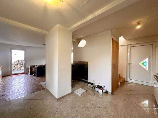 Offener Eingangs- und Wohnbereich