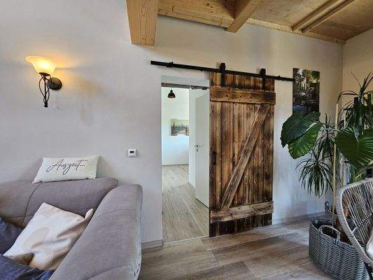 Holzschiebetür z.Gästezimmer