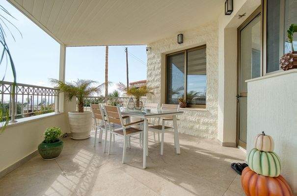 Terrasse mit Meerblick