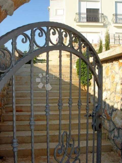 Iz - Rava Häuser, Iz - Rava Haus kaufen