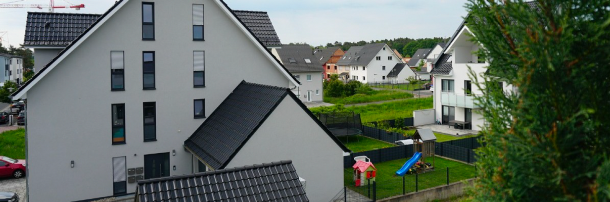 Hausansicht/ Gartenanteil