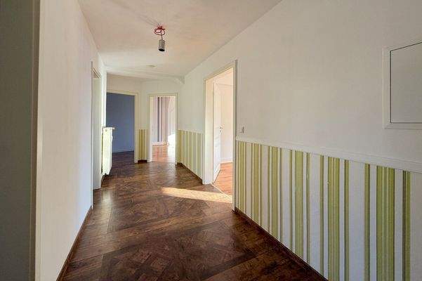 geräumiger Wohnungsflur